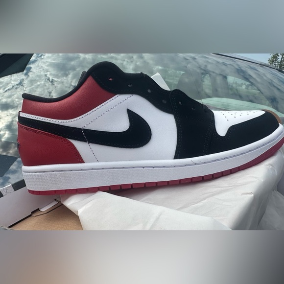 NEVER WORN! 
NIKE AIR JORDAN 1 LOW SE - Picture 7 of 8